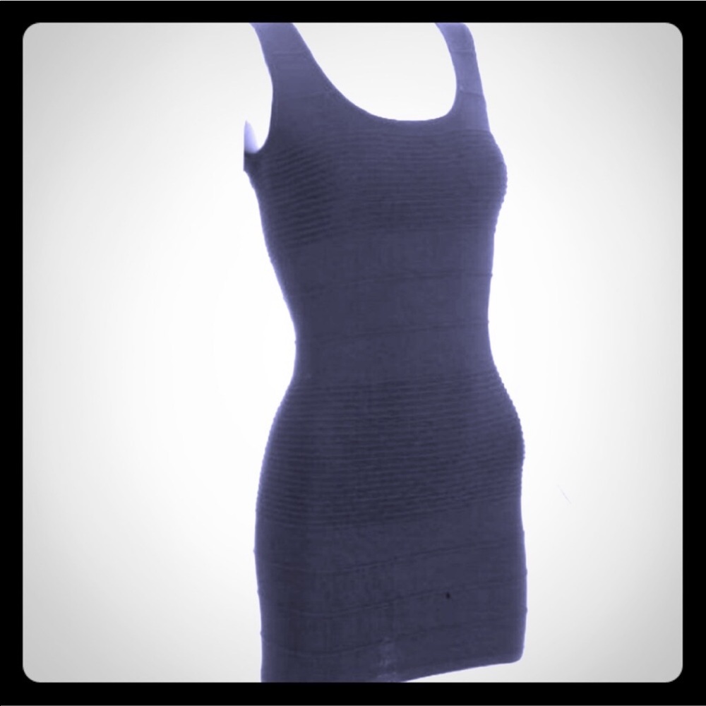 Black bodycon dress
